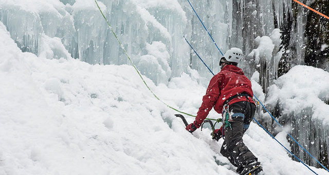 Cascade de glace via Flickr : Claude Verrier